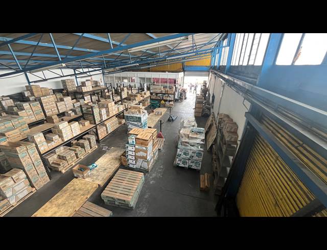 406M² WAREHOUSE TO LET IN SPARTAN